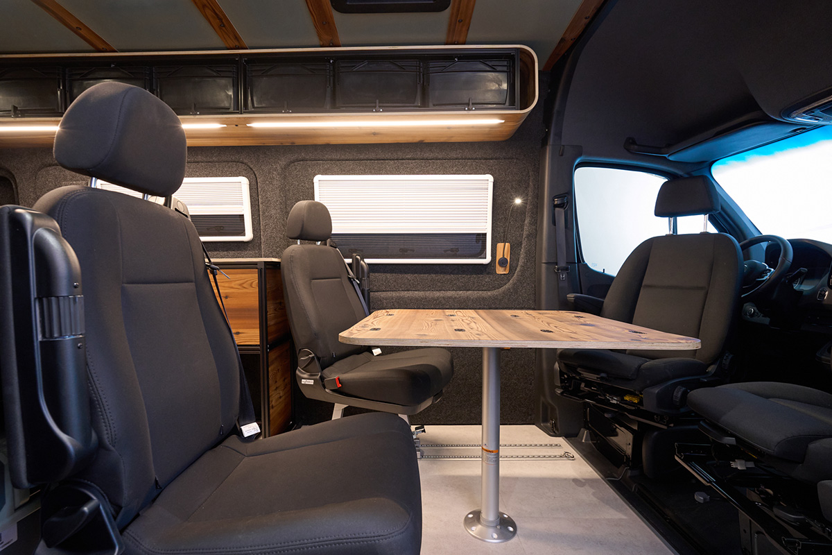VanX single seats from Schnierle with quick-release base, armrests and swivel console. 