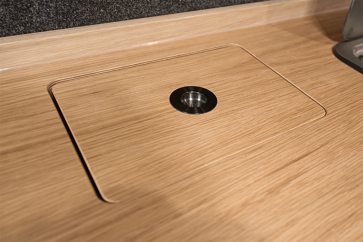 VanMe Camperausbau Veneered worktop sealed with three coats of clear lacquer. 